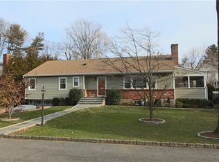 935 Shore Acres Dr, Mamaroneck, NY