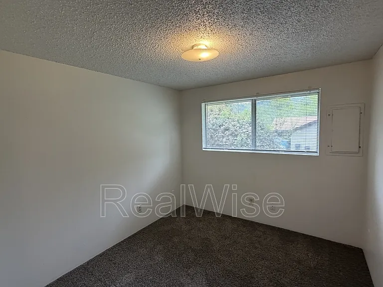 1223 NW Highland Ave #B — Photo 13