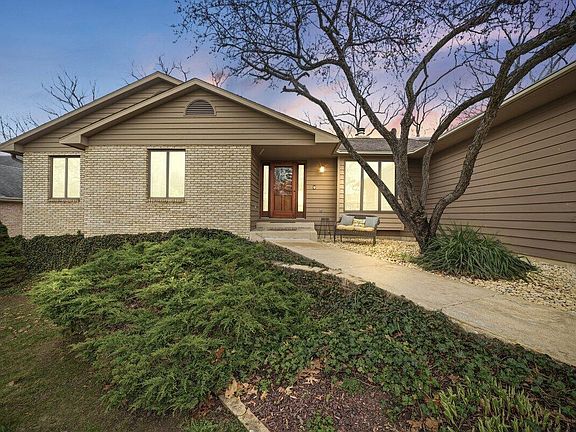 5th image of 438 Scarborough Rd