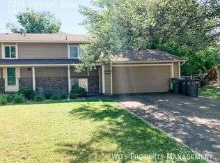 7295 Stewart Dr, Eden Prairie, MN 55346