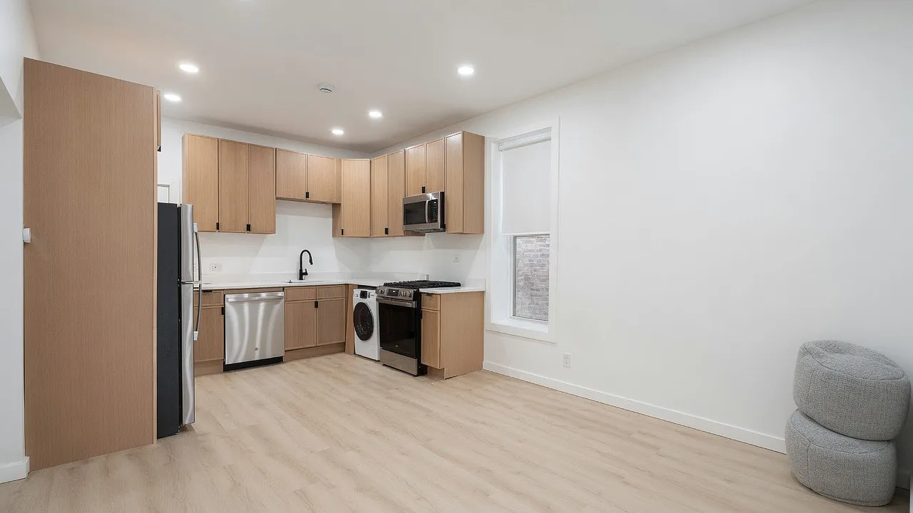 2 bed, 1.0 bath, $2,600 — Photo 3