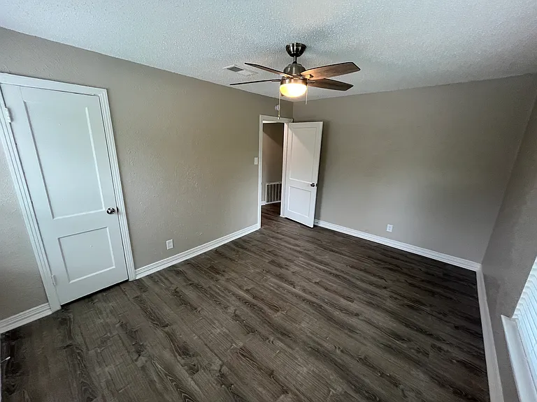 2423 Lolita Dr — Photo 9
