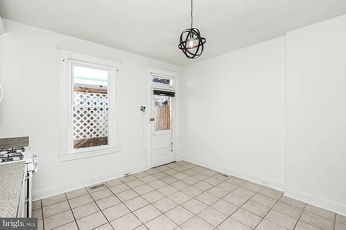4099 Falls Rd — Photo 8