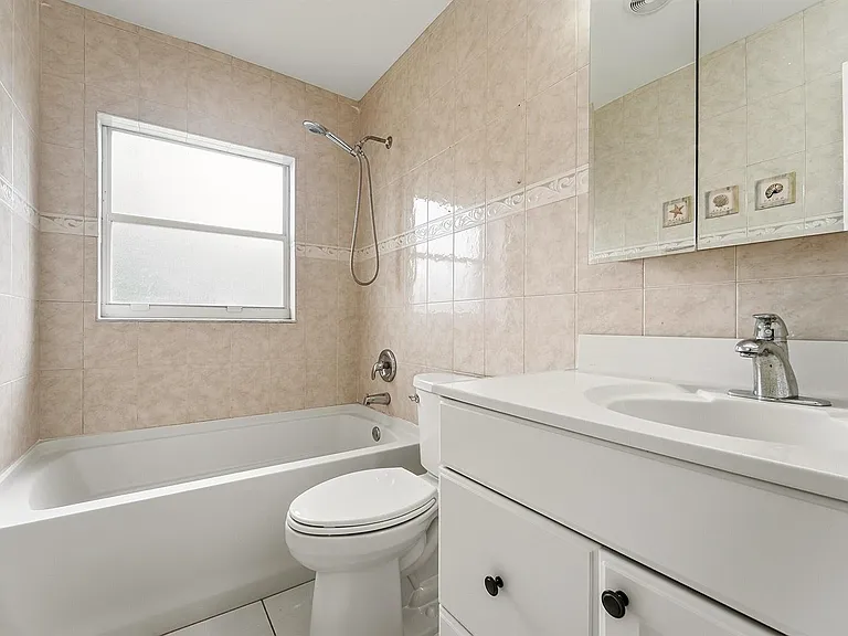 22267 SW 57th Ave — Photo 20