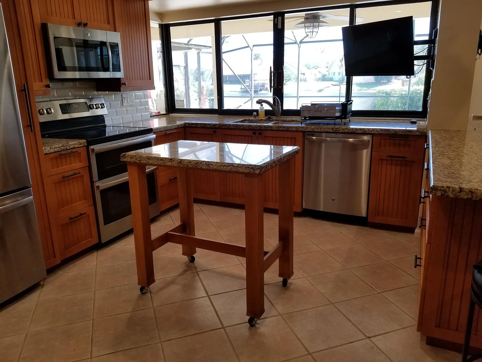 3 bed, 2500 sqft, $4,200 — Photo 3