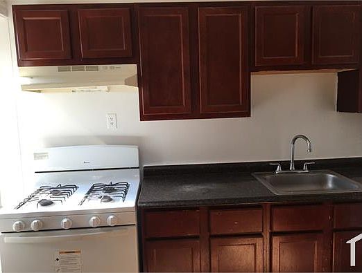1st image of 6421 N Richmond St #3