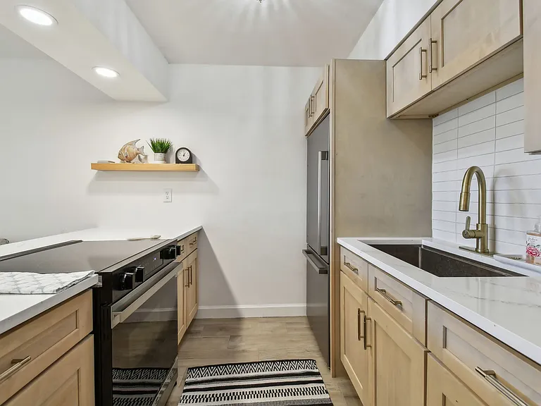 283 104th Ave #102 — Photo 14