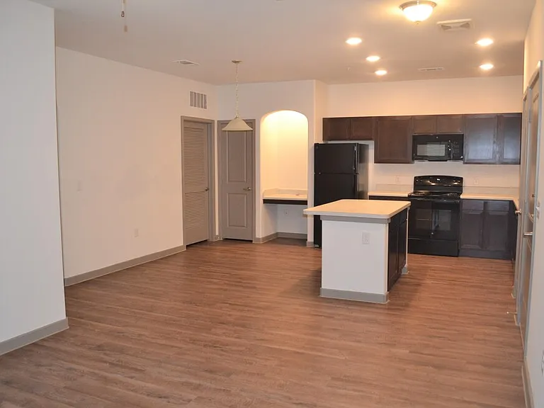 Majestic Ranch Apartment Homes — Photo 11