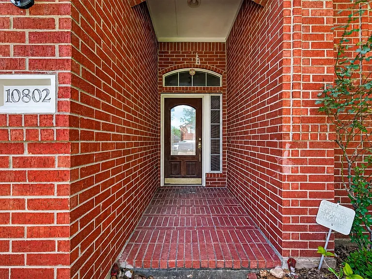 10802 Warner Hollow Ct — Photo 3