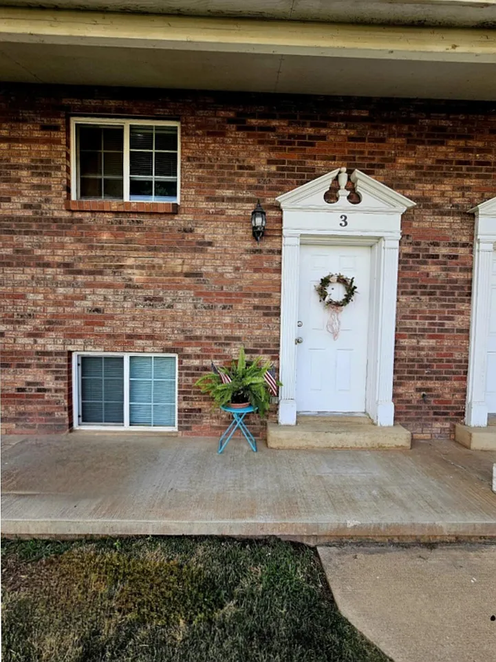 2 bed, 1.5 bath, 950 sqft, $1,425 — Photo 1