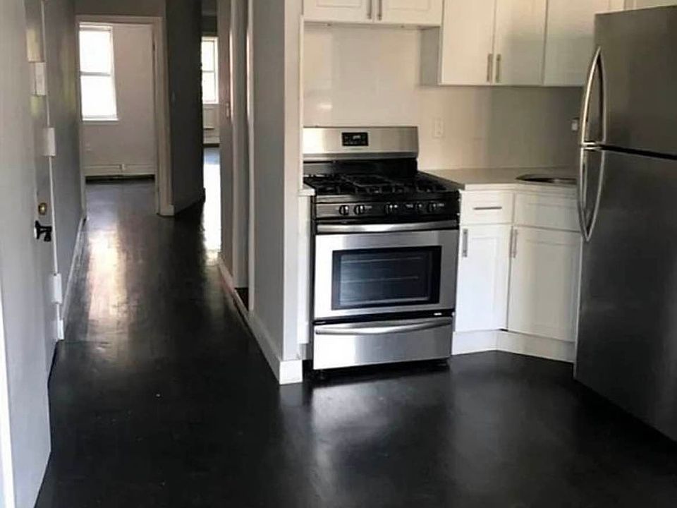 1st image of 118 Avenue C APT 3