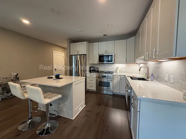 350 Oliver Ave #905 — Photo 2