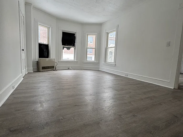 28 Notre Dame Ave #1 — Photo 10