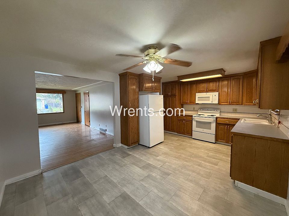 1st image of 7918 N Hughes Dr