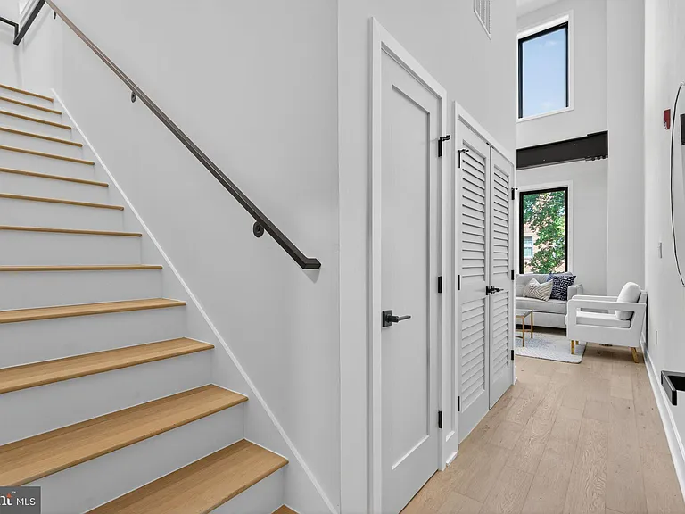 2440 Ontario Rd NW — Photo 11