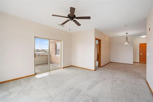 301 Harbour Town Dr #301 — Photo 15
