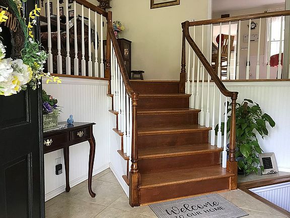 Large Foyer 11' x 9'