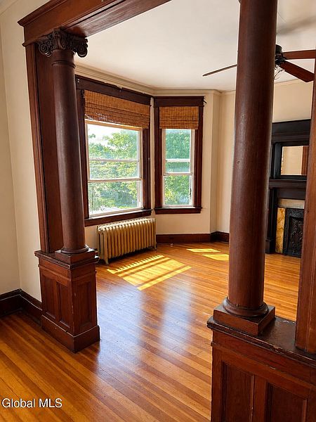 3rd image of 139 Ontario Street