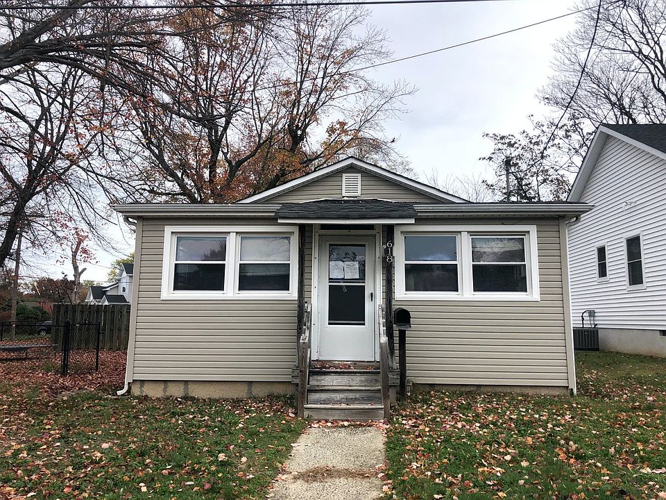 1st image of 618 Hudson Ave