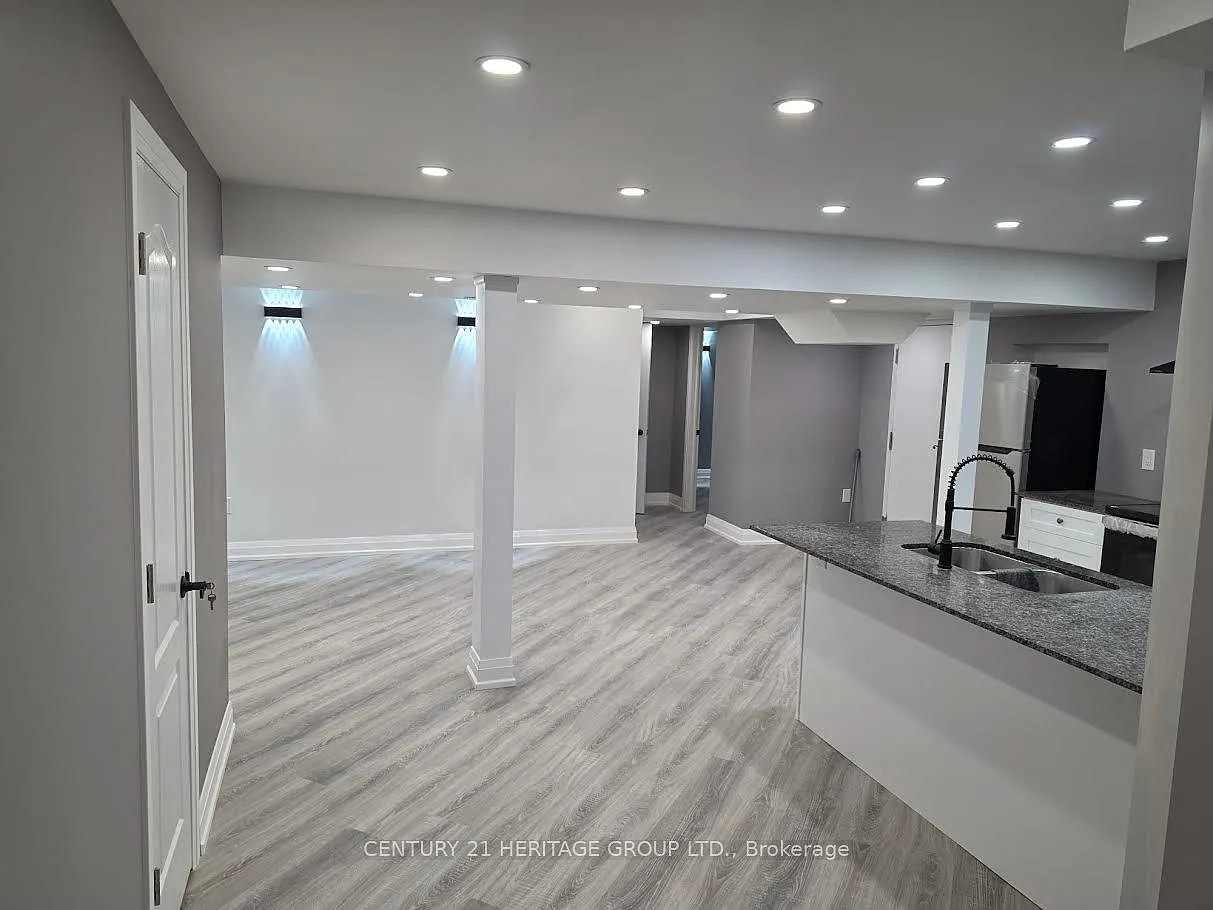 2 bed, $2,000 — Photo 4