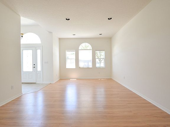 4th image of 1144 Cathcart Cir