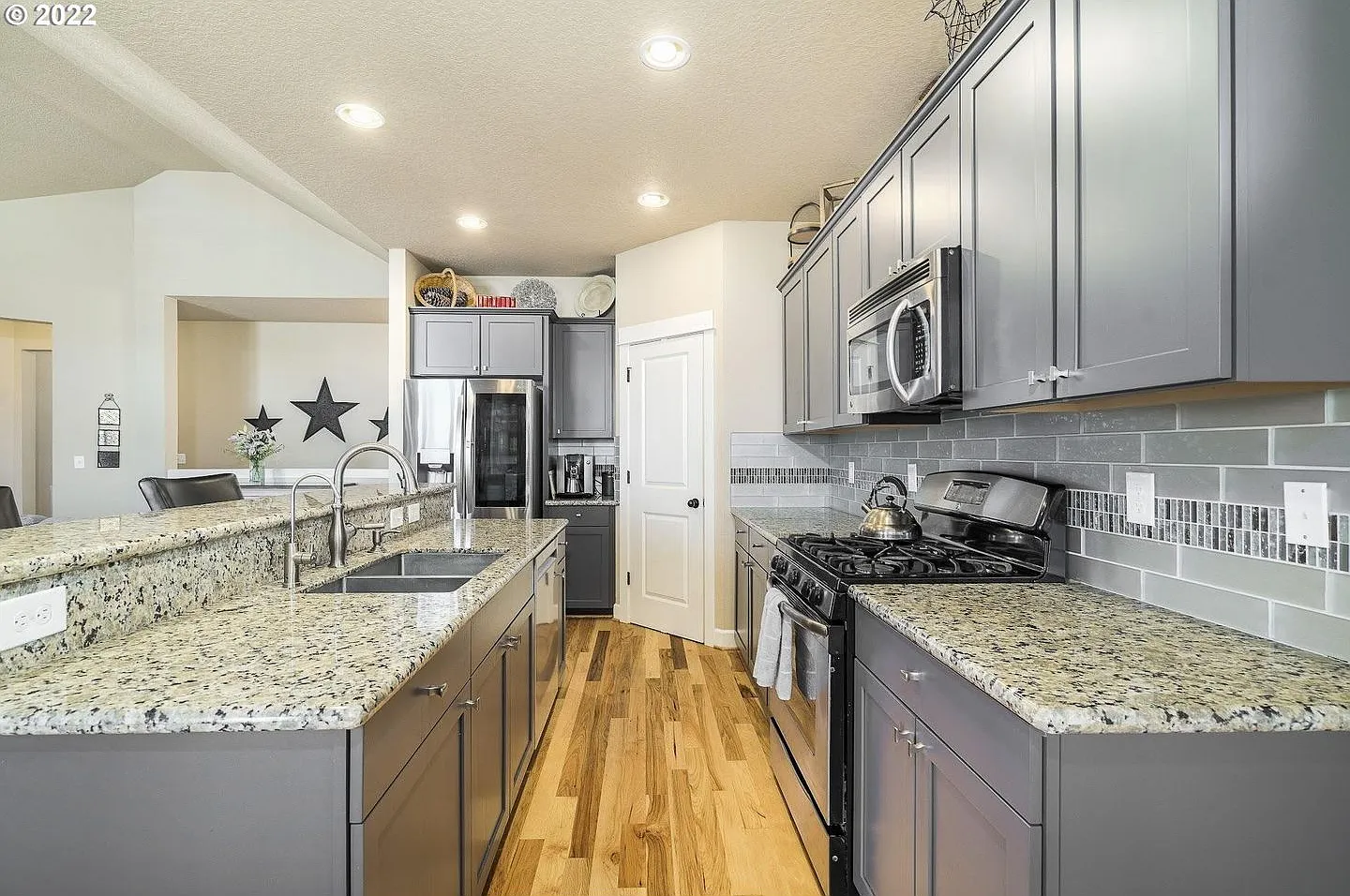 Spacious Bull Mountain 4 Bedroom Home with Hardwood Floors, Gourmet Kitchen, Two Balconies & Back... — Photo 3