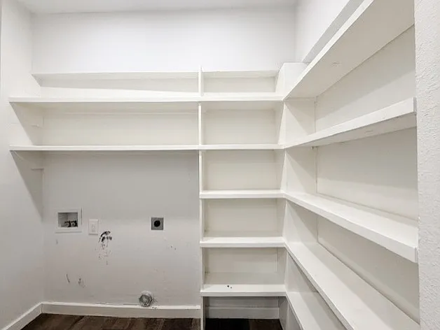 315 W Market St — Photo 21