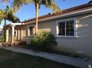 318 Acacia Rd, Santa Paula, CA 93060