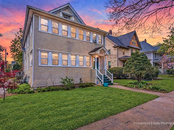 211 N Wright St, Naperville, IL 60540