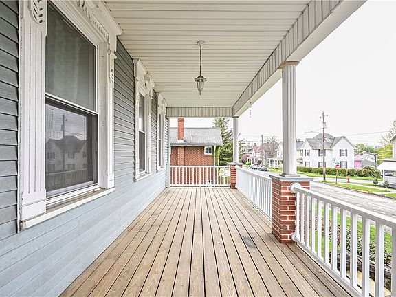 3rd image of 608 Alexander Ave