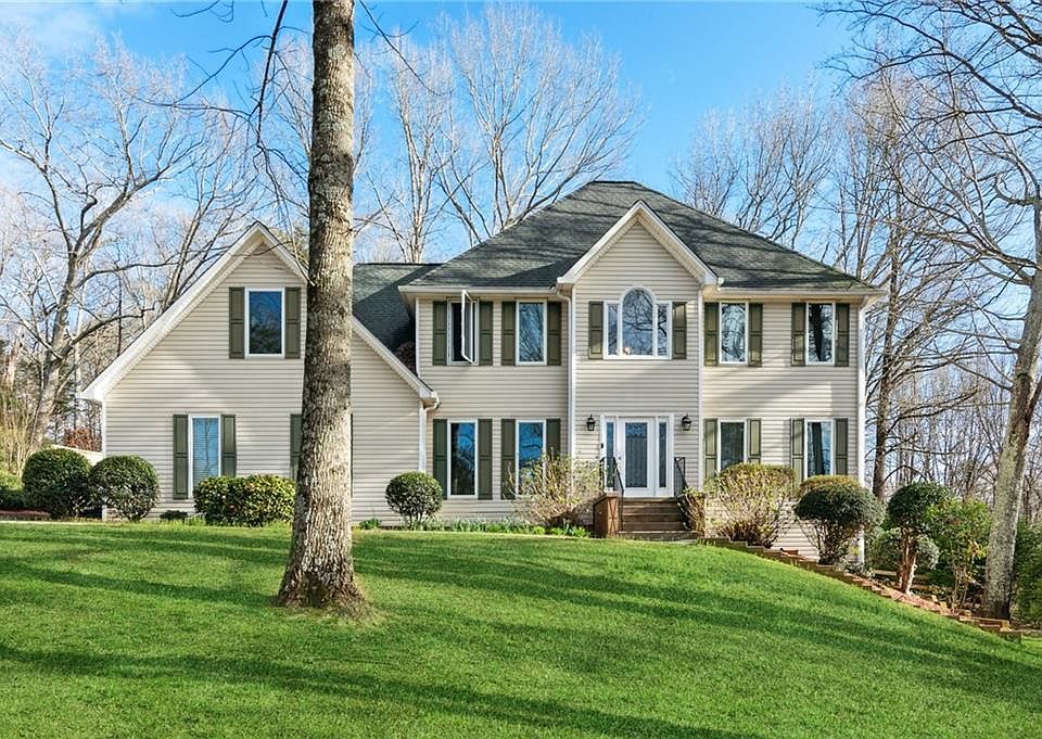 1st image of 4502 Holly Forest Dr