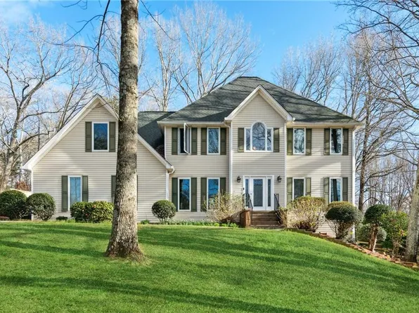 4502 Holly Forest Dr, Gainesville, GA 30507