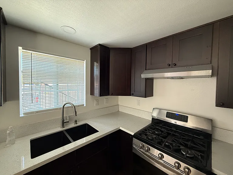 8004 Towne Ave — Photo 1