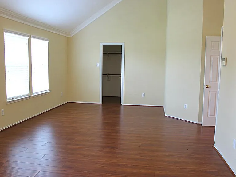 4614 Forest Home Dr — Photo 14
