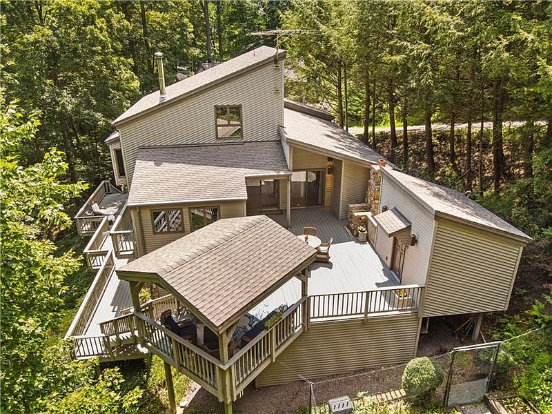 150 Scenic View Drive, Addison, PA