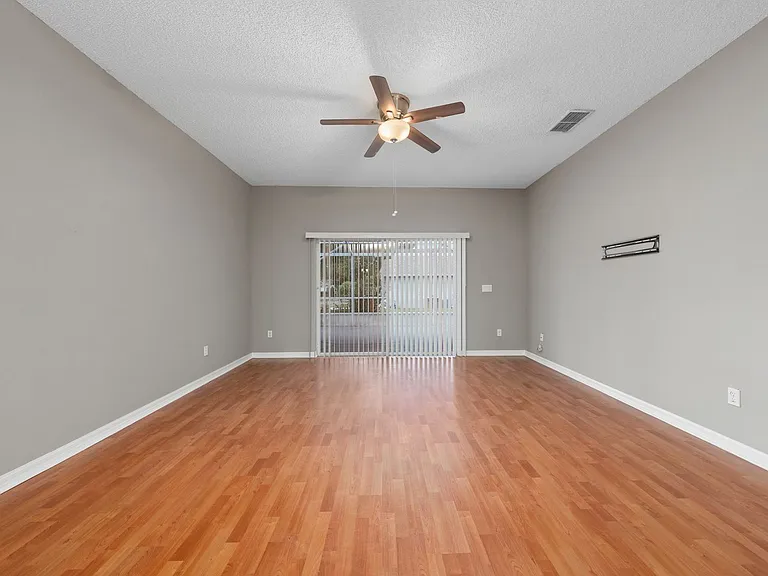 9724 Myrtle Creek Ln — Photo 18