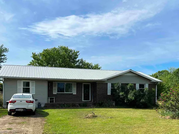 1334 Broad St S, Fyffe, AL 35971