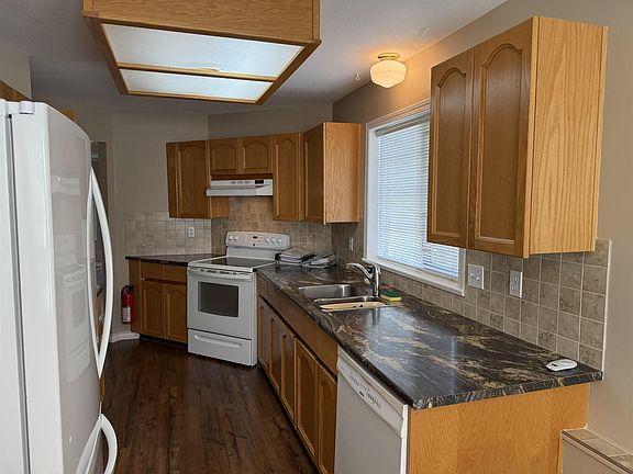 3rd image of 3115 Trafalgar St #36