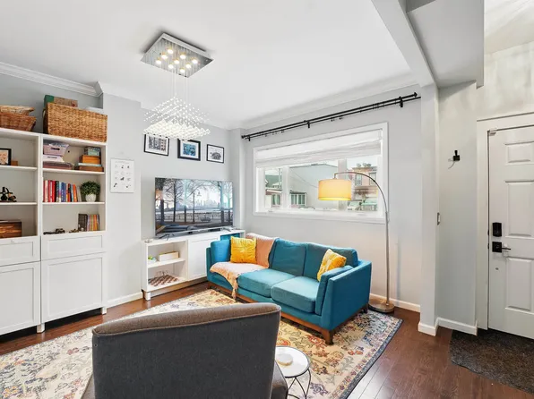 106 Griffith Street image 5 of 40