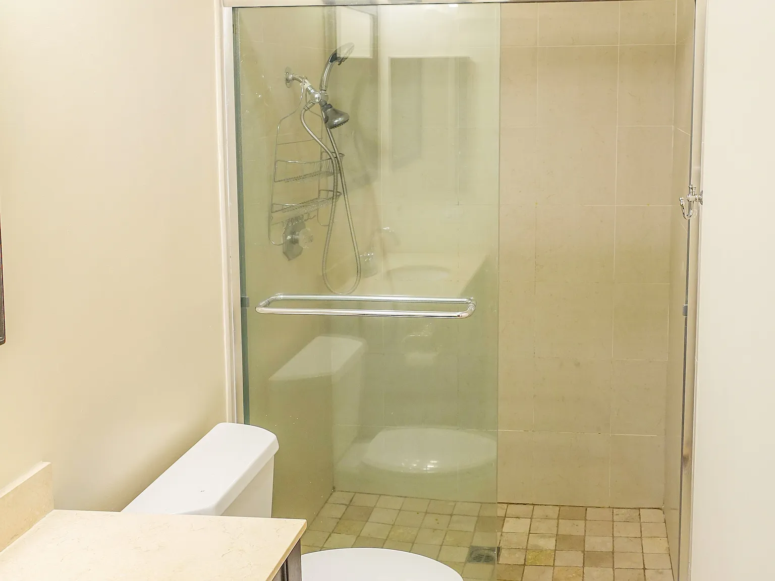2 bed, 989 sqft, $1,595 — Photo 3