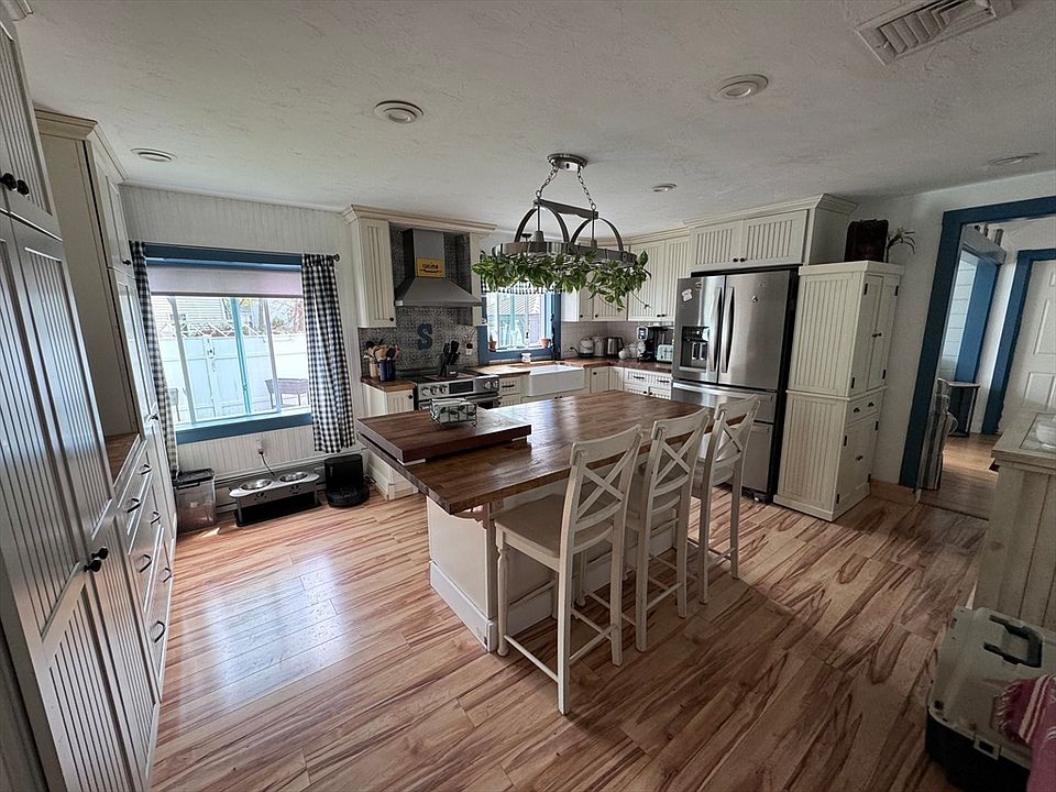 400 Read St, Attleboro, MA 02703 Zillow