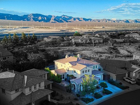 5th image of 2028 Royal Gardens Pl