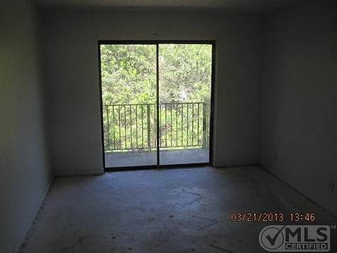 3rd image of 4077 Lakeside Dr