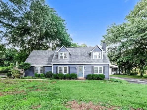 3288 Regalwoods Dr, Doraville, GA 30340
