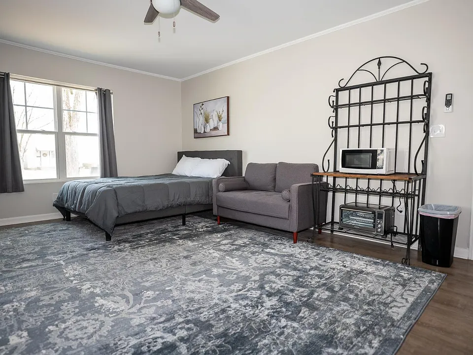 860 S Confederate Ave #1