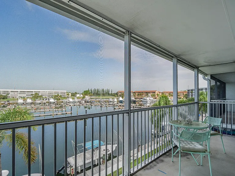 37 Yacht Club Dr #310 — Photo 31