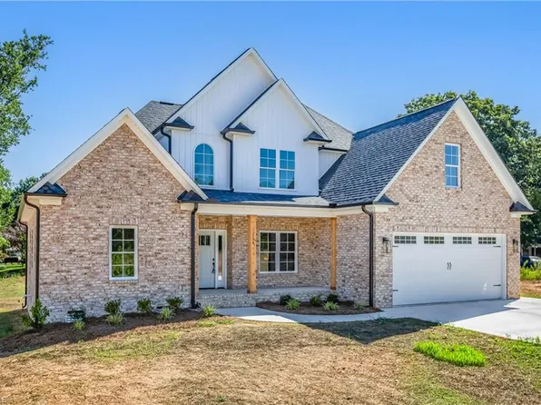 134 Pipers Rdg W, Winston Salem, NC 27127