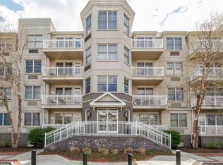 15 Freedomway APT 406, Jersey City, NJ 07305