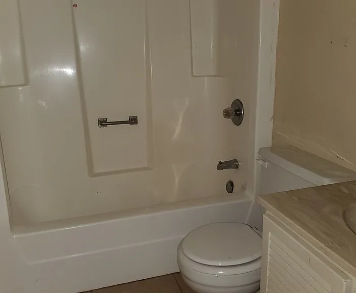 502 E Davis St #22 — Photo 6