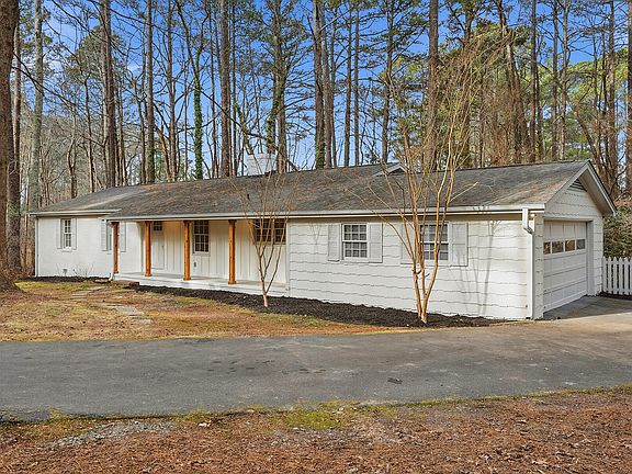 3rd image of 5112 Laurie Dr